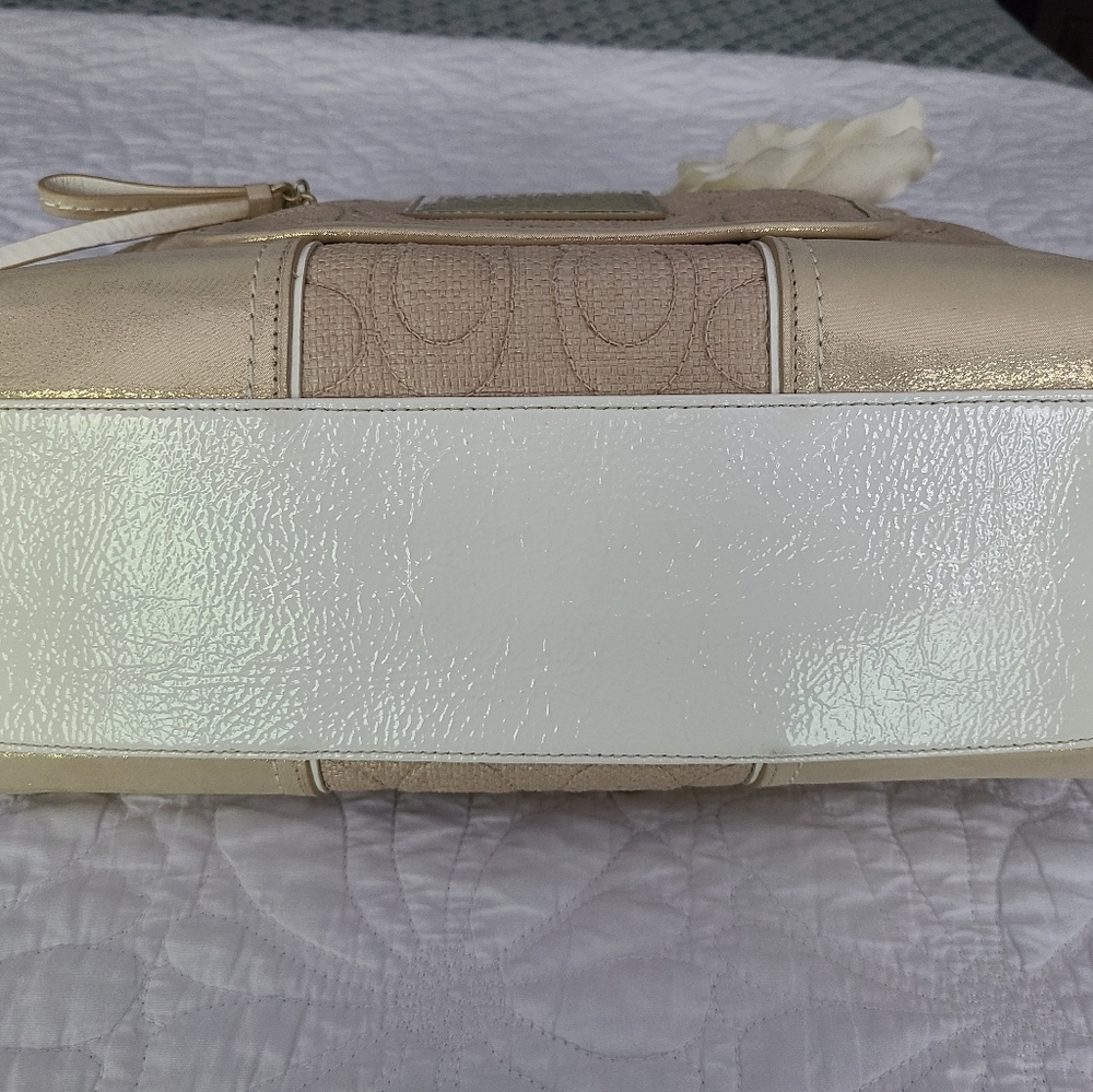 Classic Coach tote - Picture 4 of 8